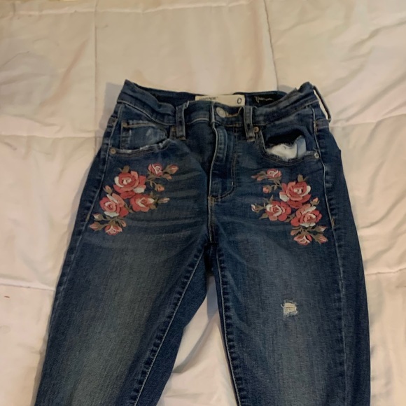 Jeans - Picture 4 of 5